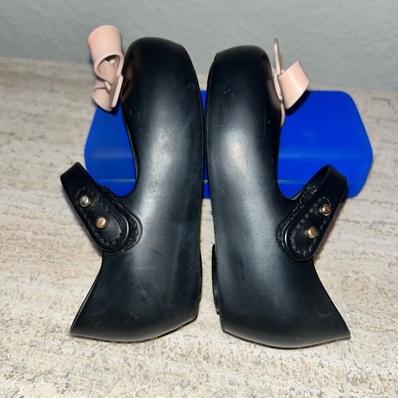 **SOLD**SOLD**SOLD***. Mini Melissa Toddler size 6 - Picture 3 of 4